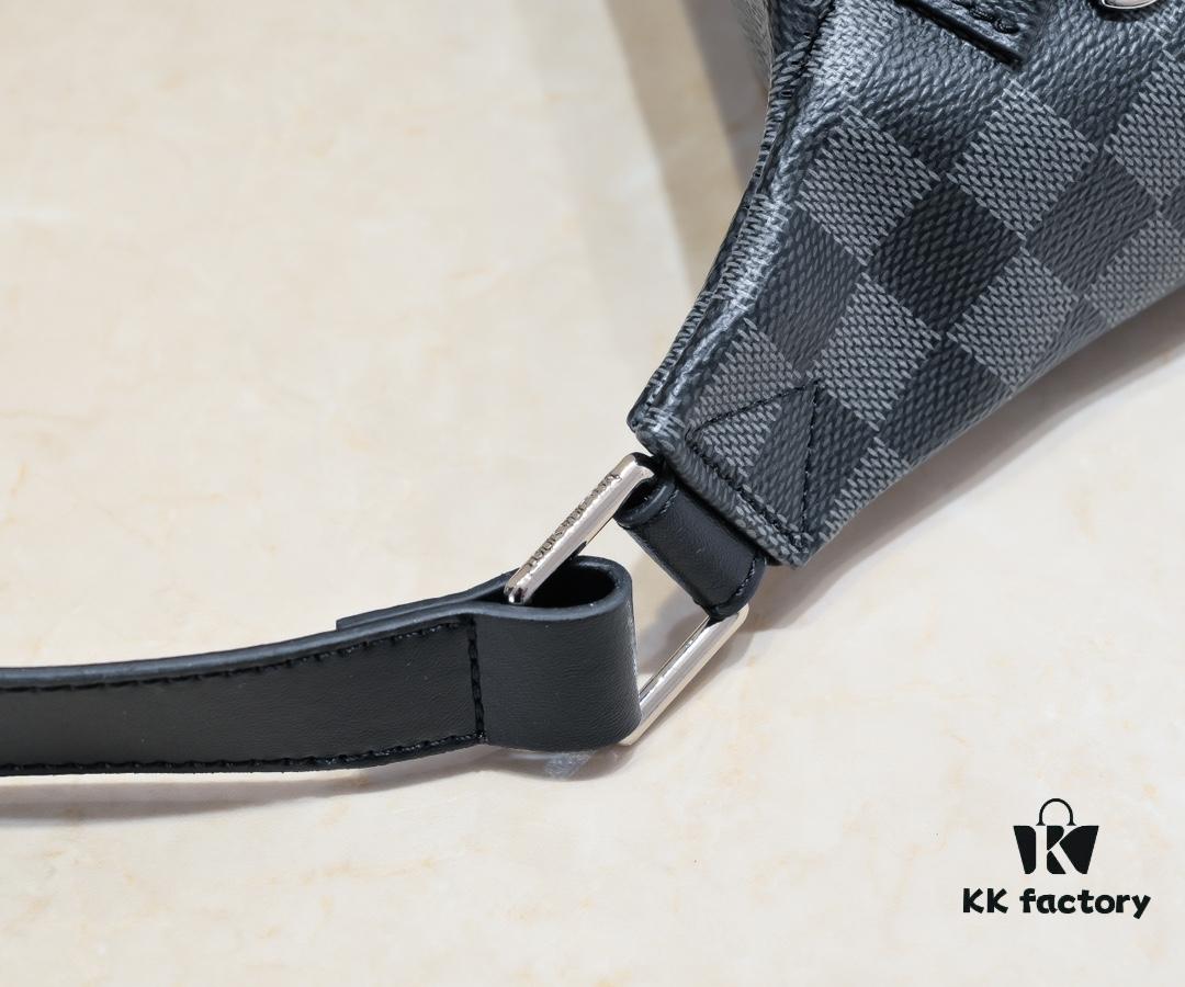 69308a406e68136f4d9a8cd6 M43644 BUMBAG Belt Bag in Monogram Canvas