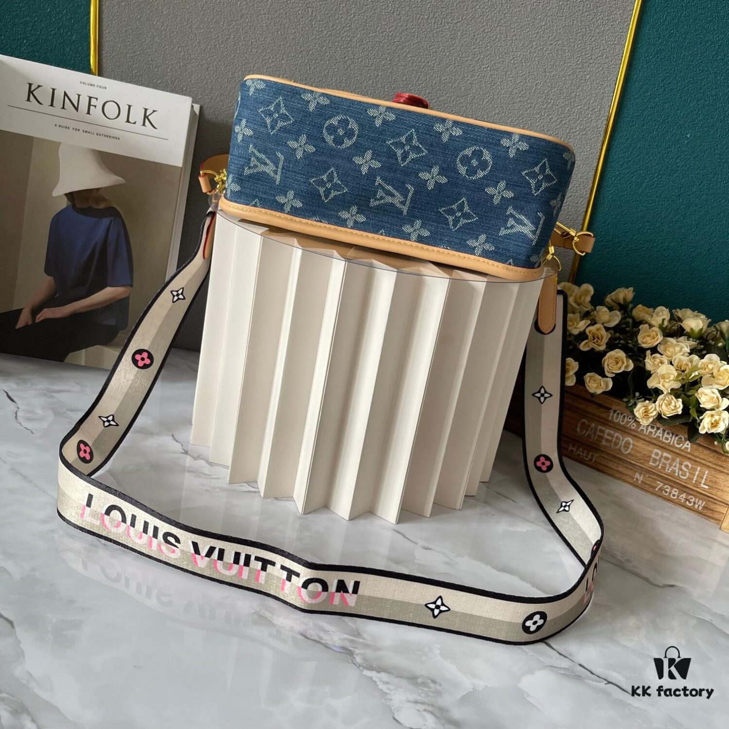 69308a4f6e68136f4d9a8cf9 Upgraded M46386 M45985 Denim Baguette Diane Handbag