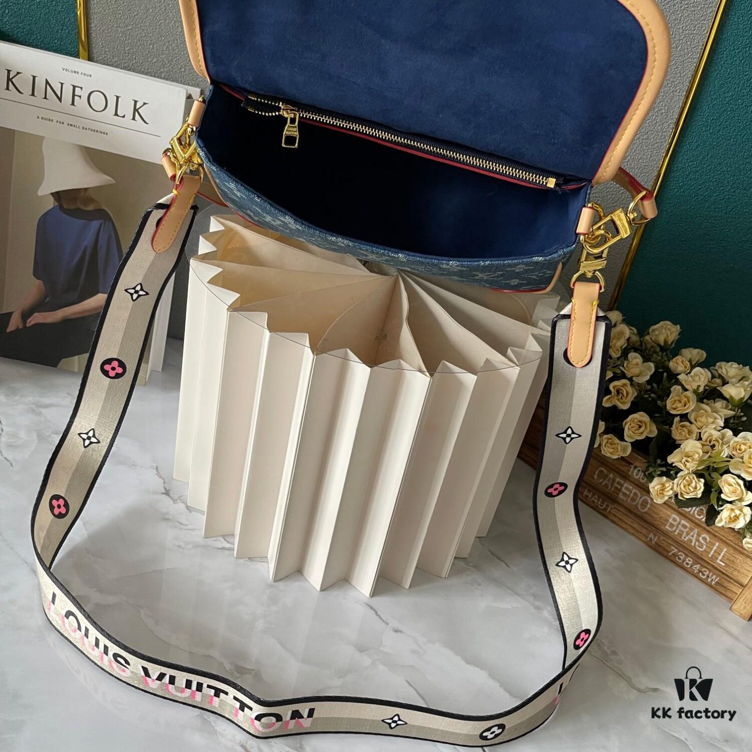 69308a506e68136f4d9a8cfb Upgraded M46386 M45985 Denim Baguette Diane Handbag