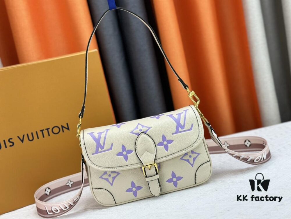 69308a5d6e68136f4d9a8d18 Authentic Studio Shot M46386 M46388 M45985 M45683 M45684 Full Leather Baguette Bag Series New Diane Handbag
