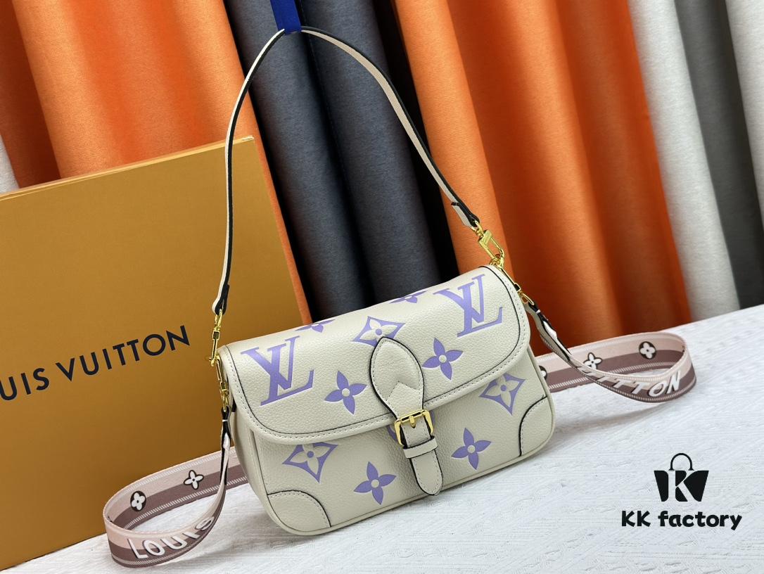 69308a5f6e68136f4d9a8d1c Authentic Studio Shot M46386 M46388 M45985 M45683 M45684 Full Leather Baguette Bag Series New Diane Handbag