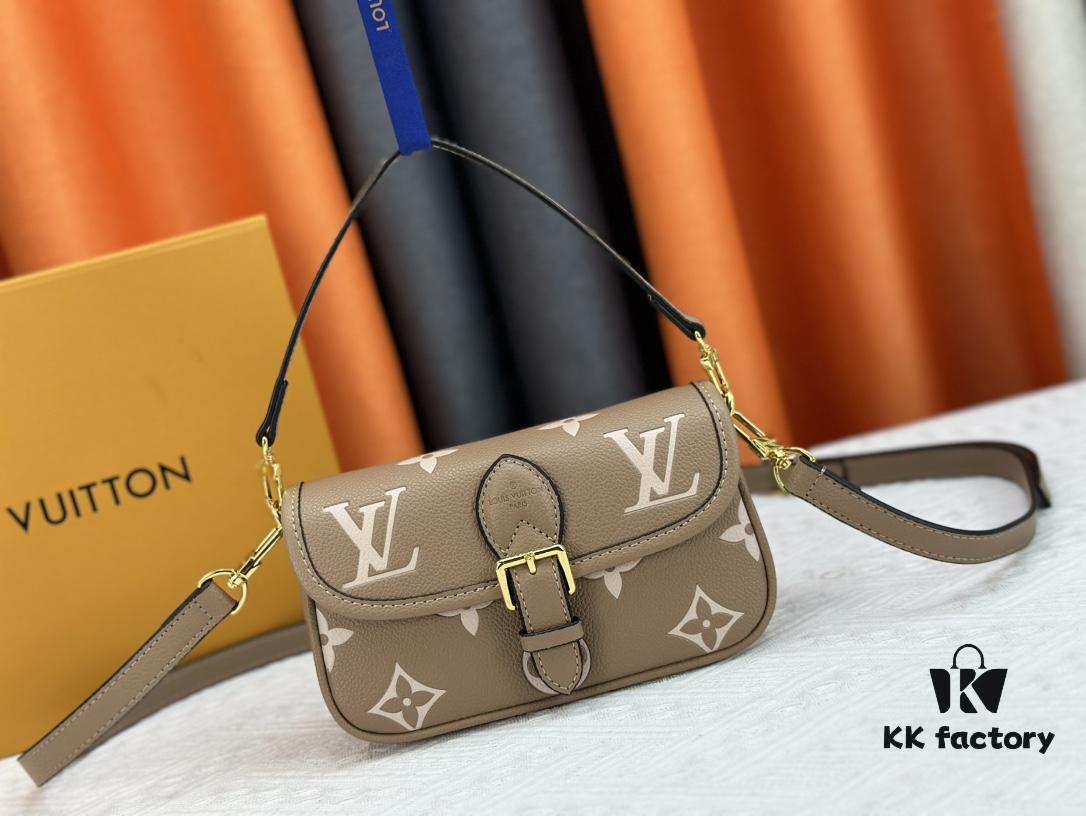 69308aa66e68136f4d9a8dba Upgraded Original M83566 M83300 M45985 Baguette Bag Series New Diane Handbag