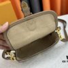 69308aa96e68136f4d9a8dc4 Upgraded Original M83566 M83300 M45985 Baguette Bag Series New Diane Handbag