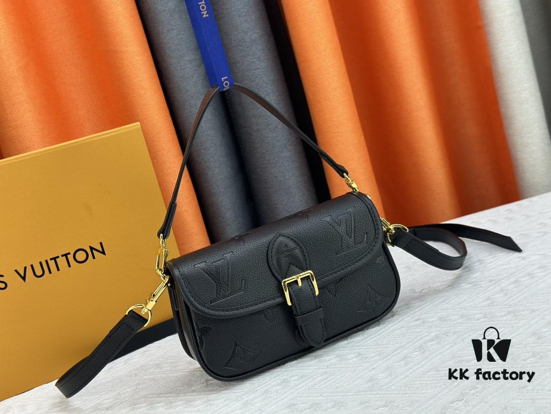 69308aaa6e68136f4d9a8dc8 Upgraded Original M83566 M83300 M45985 Baguette Series New Diane Handbag