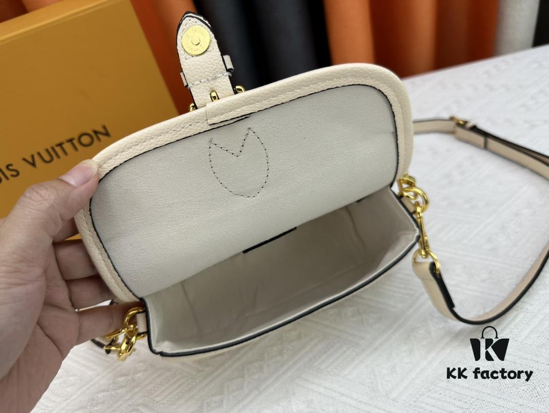 69308ab36e68136f4d9a8ddd Upgraded Original M83566 M83300 M45985 Baguette Series New Diane Handbag