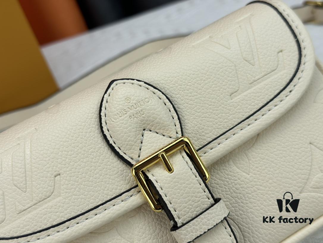 69308ab46e68136f4d9a8ddf Upgraded Original M83566 M83300 M45985 Baguette Series New Diane Handbag