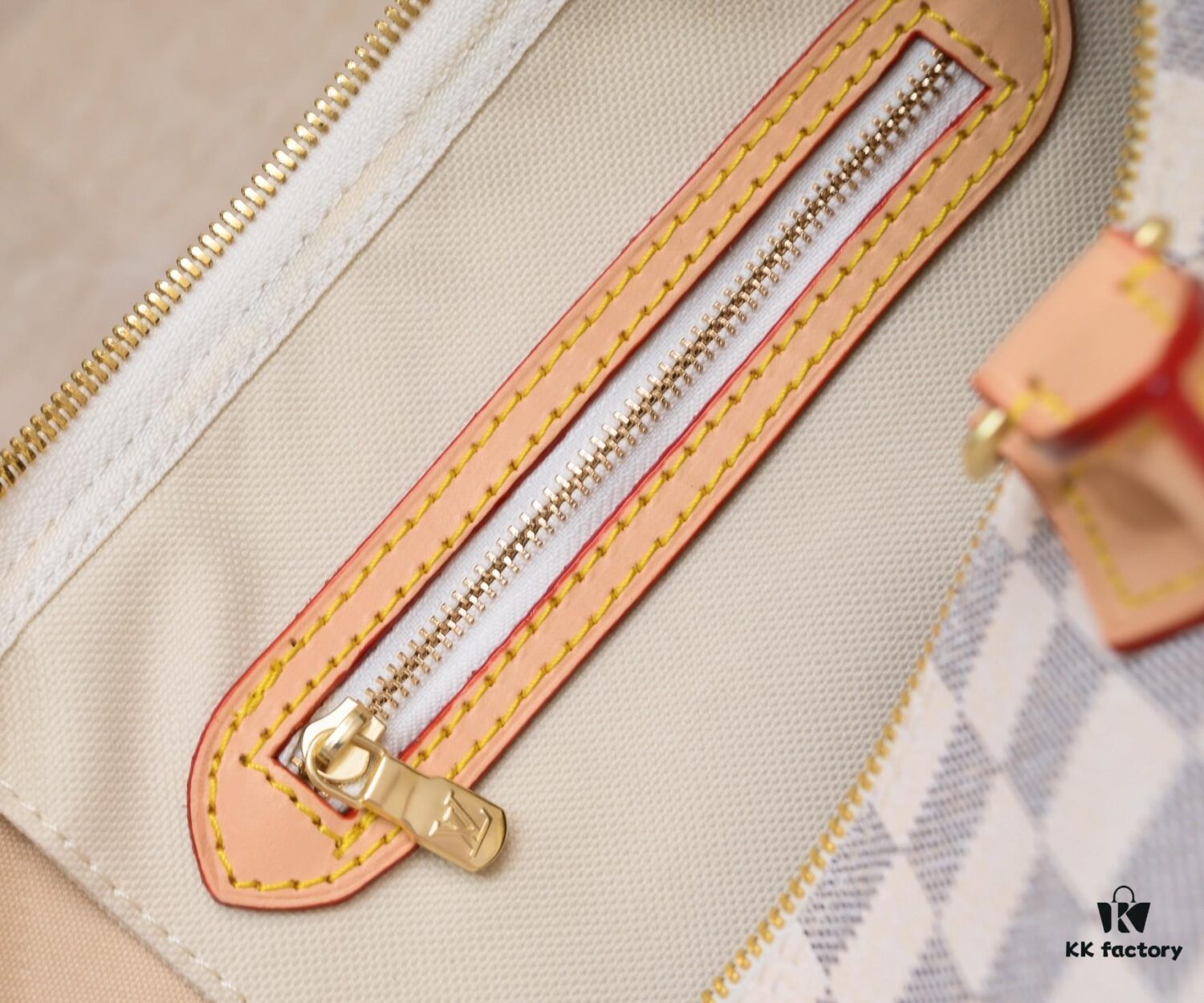 69308acb6e68136f4d9a8e14 Exclusive Real Photos - Upgraded Version! Strapless Pillow Bag, High-Definition Imaging, Quality as Shown (Three Sizes, Three Colors)