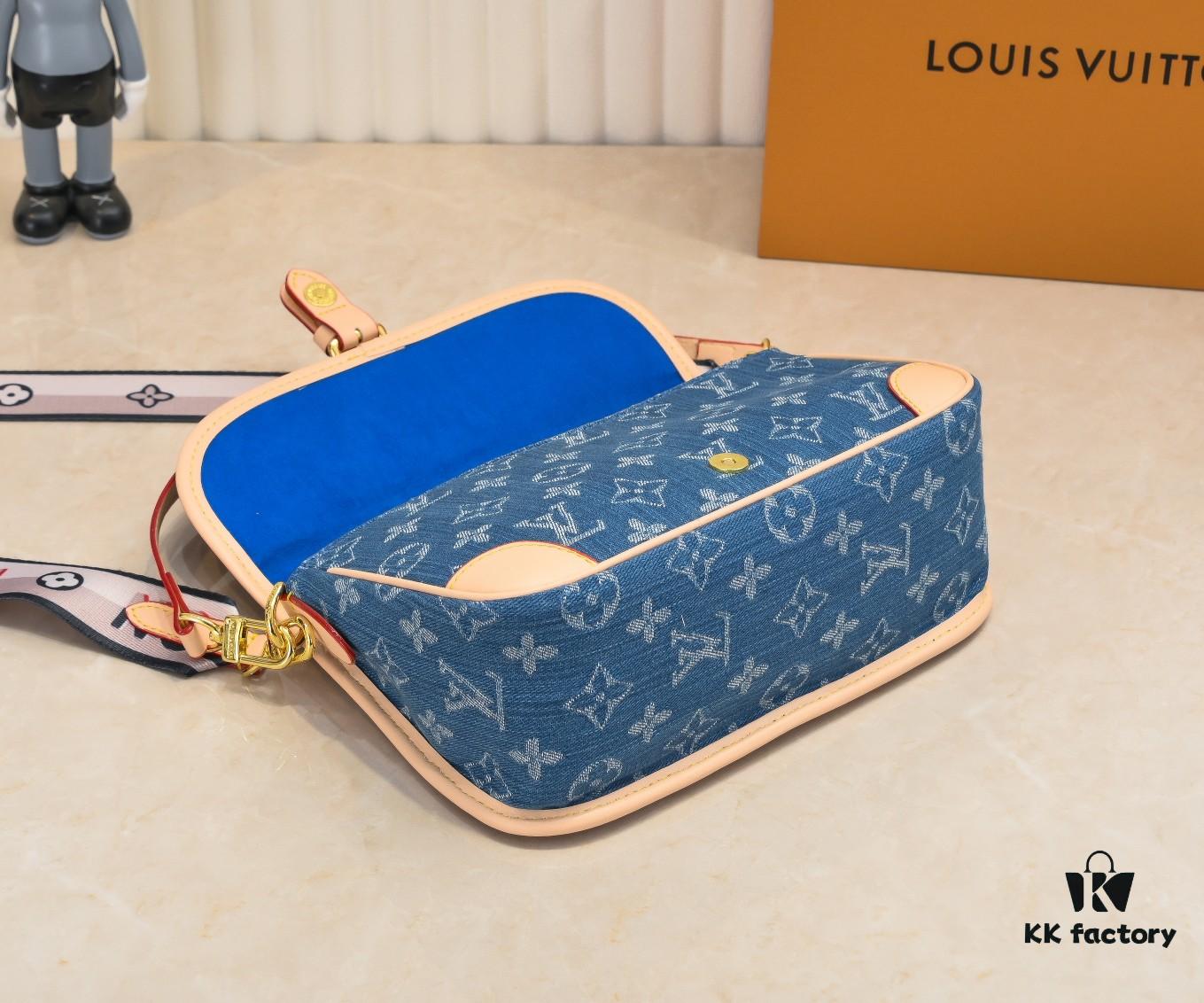 69308acd6e68136f4d9a8e19 M46386 M45985 Denim Baguette Diane Handbag