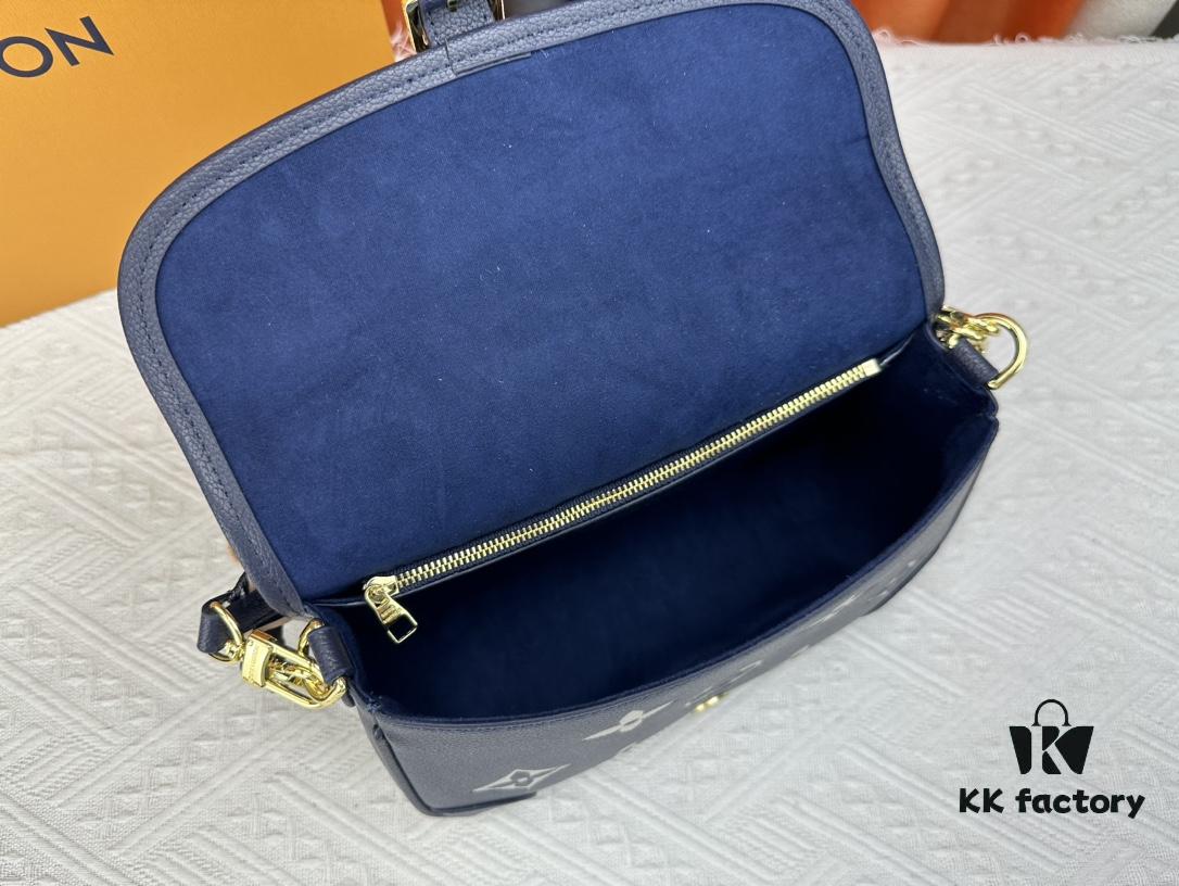 69308ad26e68136f4d9a8e26 M46386 M45985 Baguette Bag Collection New Diane Handbag
