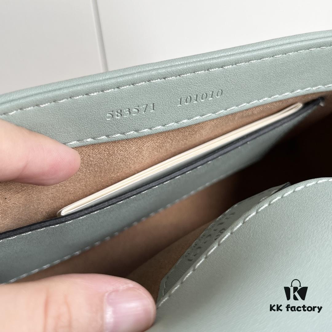 69308b106e68136f4d9a8e98 Authentic Shot # GG Marmont Mini Crossbody Bag Model: 583571 Gray-Green Size: 21*15.5*8cm