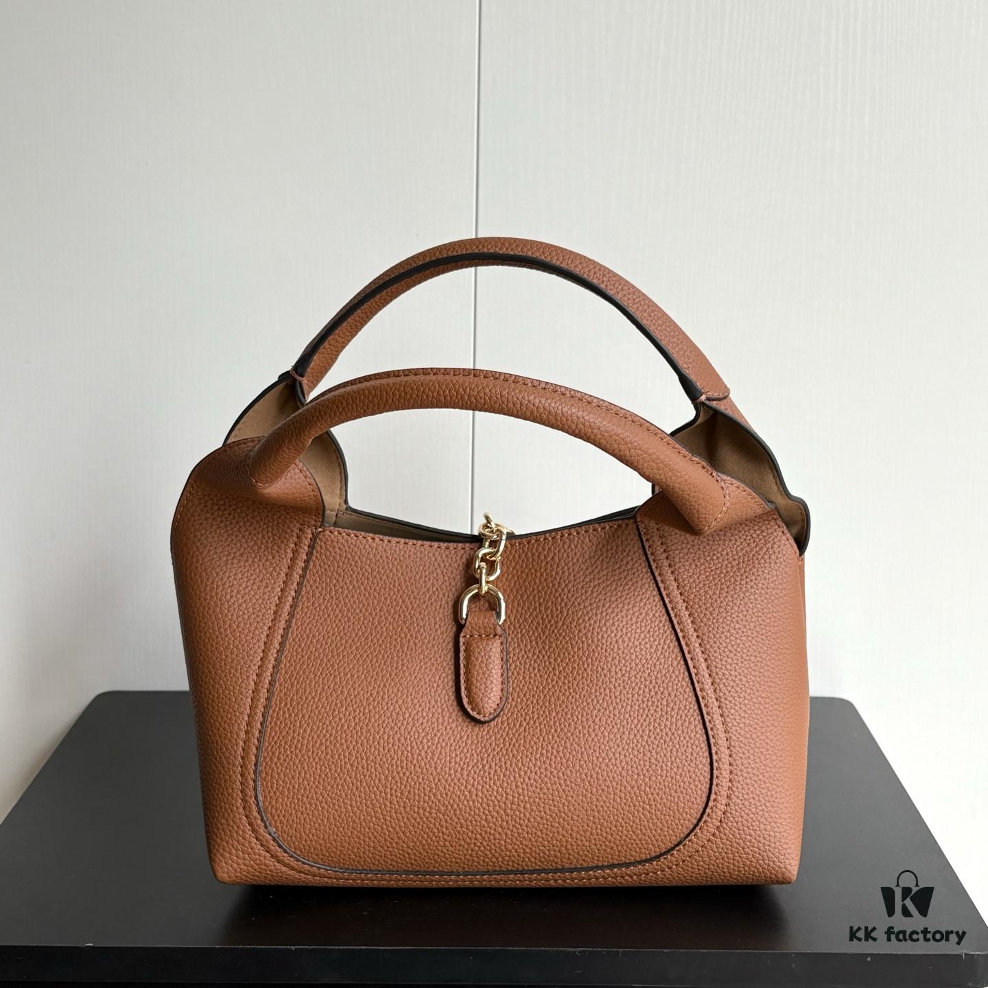 69308b306e68136f4d9a8edc Gucci Softbit Small Shoulder Bag in Beige