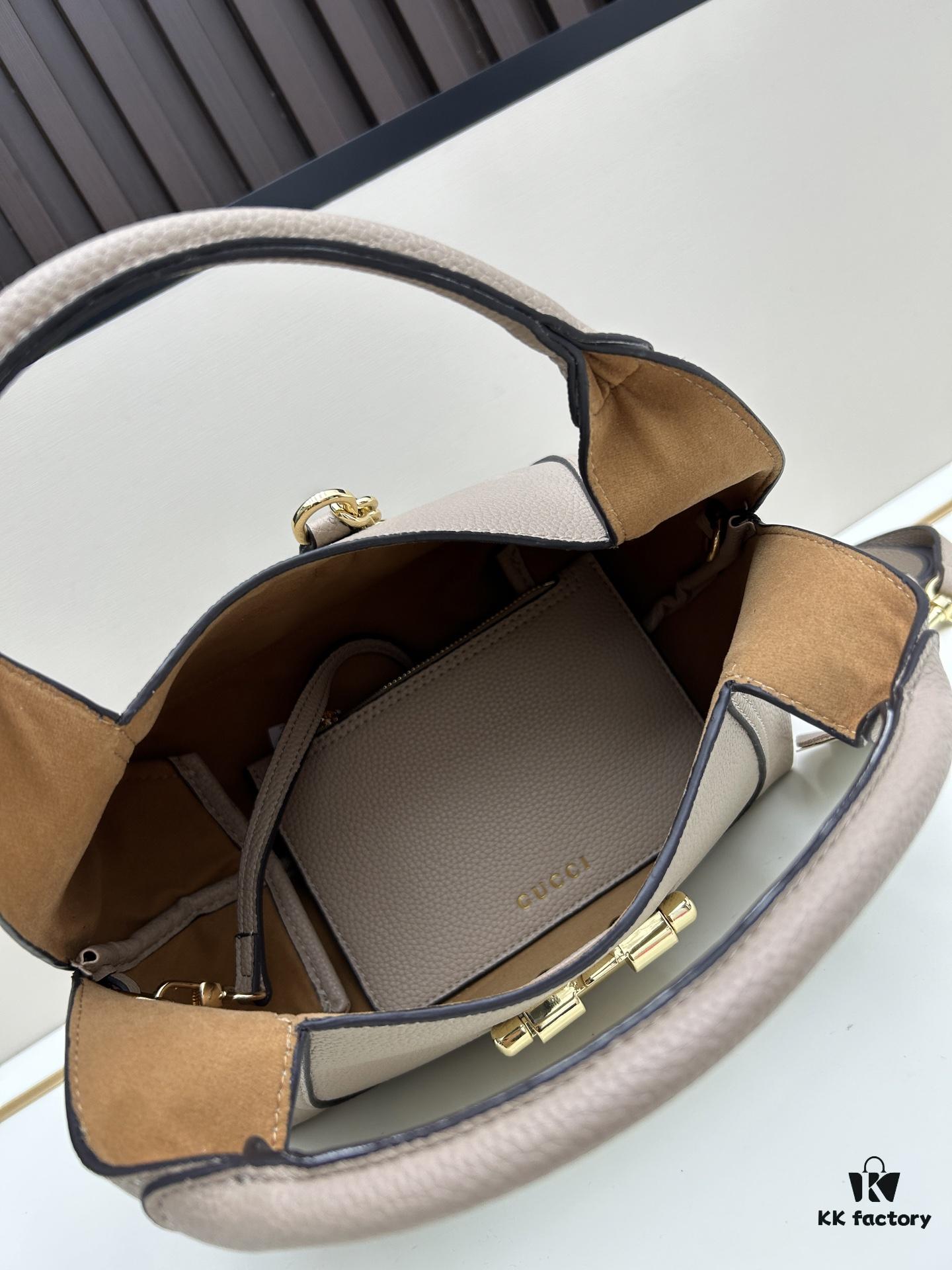 New Arrival with Gift Box 🎁 Gucci Softbit Leather Collection Handheld or Crossbody Bag