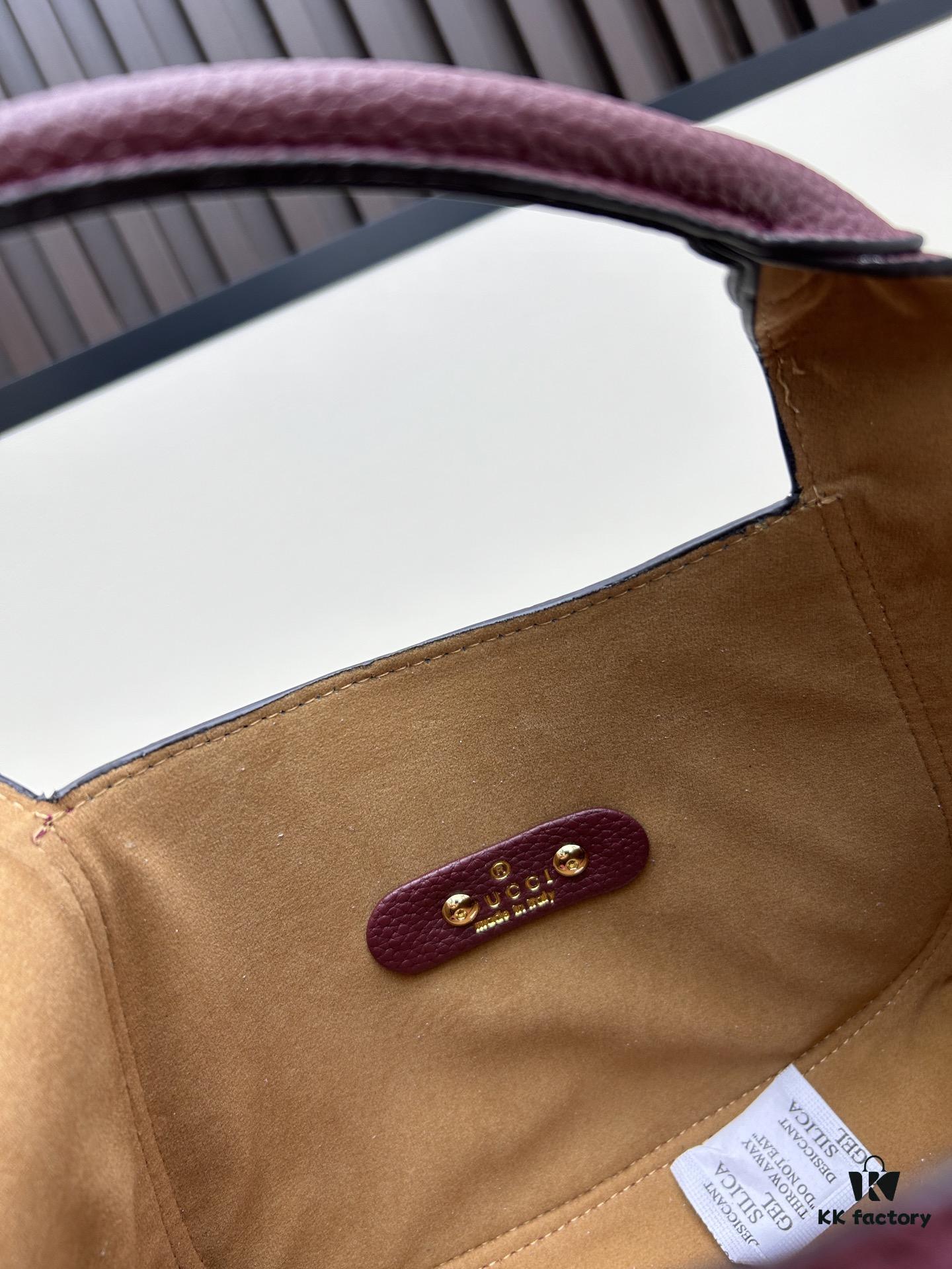 New Arrival with Gift Box 🎁 Gucci Softbit Leather Handheld or Crossbody Bag