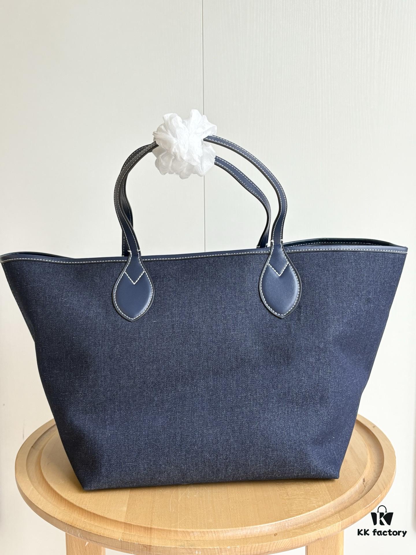 69308b7b6e68136f4d9a8f5c Gucci Totissima Large Tote Bag Model 820481 Size 30.5 x 28 x 27 cm