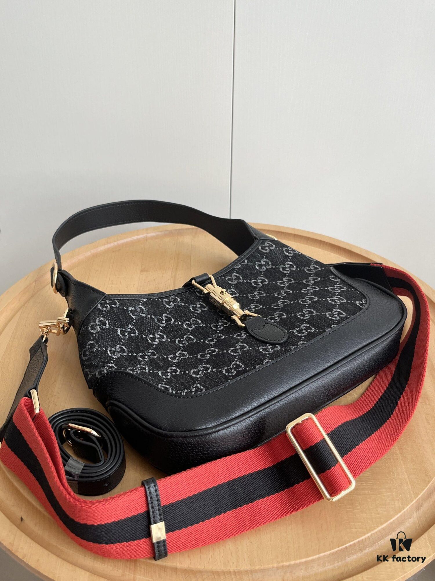 Authentic Shot # (Double Shoulder Strap) - Gucci UN3AG 1294