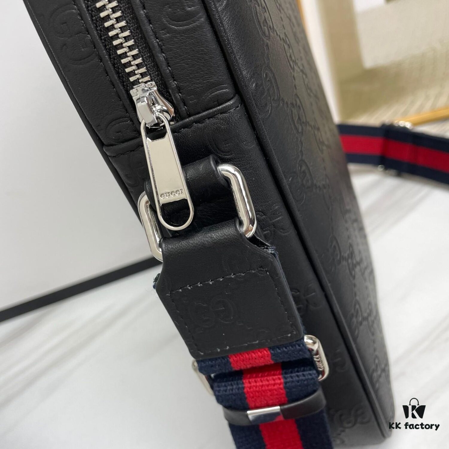 69308d1b6e68136f4d9a9282 Crossbody Bag Model 7019-4# Black Full-Grain High-End Cowhide #Top-Quality Original Design Gucci GUCCI Cabinet Popular Style