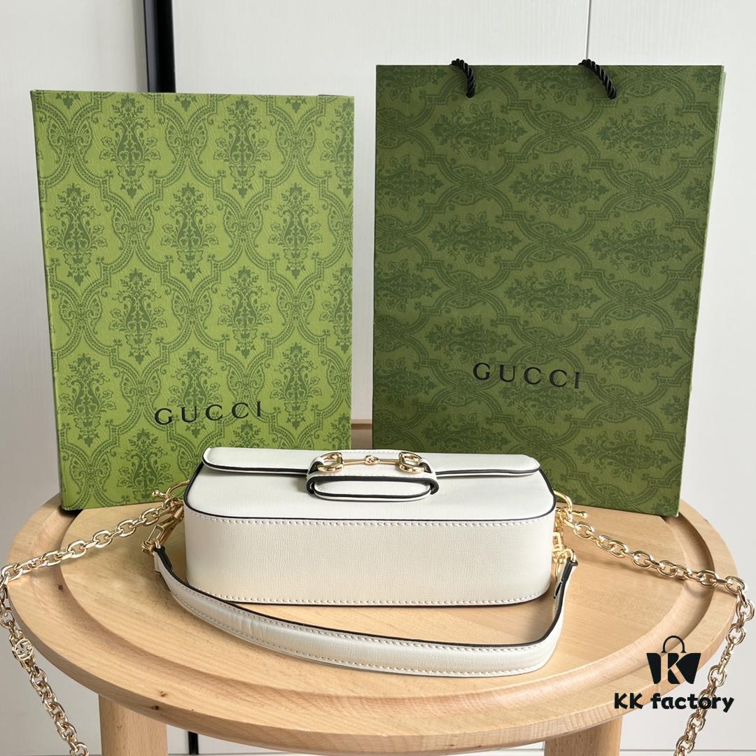 69308d3f6e68136f4d9a92c5 Gucci Horsebit 1955 Baguette, Model No. 735178 White Leather, Dimensions: 24 x 13.5 x 7.5 cm