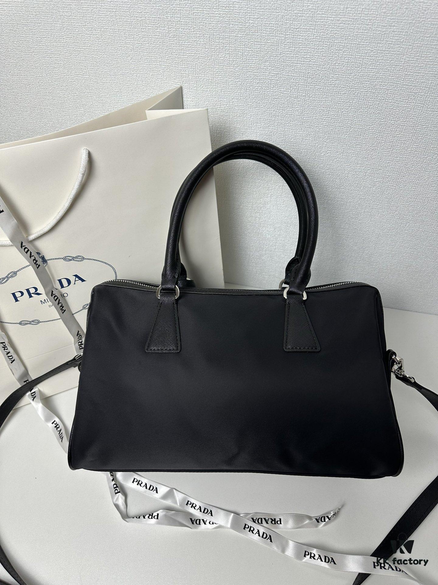 69308d7a6e68136f4d9a9325 Gucci New Boston Pillow Bag 31*19*16cm, Original Hardware Logo, Large Capacity, Stylish and Versatile Everyday Essential