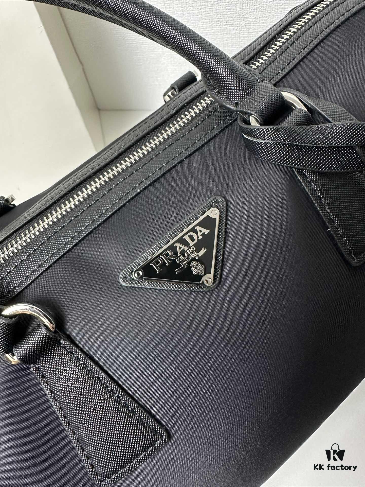 69308d7a6e68136f4d9a9326 Gucci New Boston Pillow Bag 31*19*16cm, Original Hardware Logo, Large Capacity, Stylish and Versatile Everyday Essential
