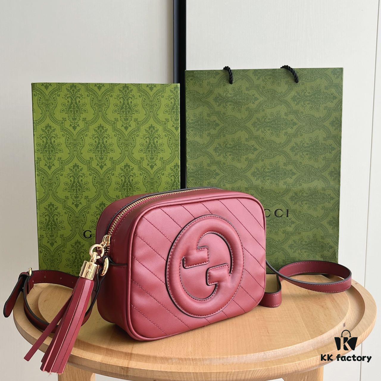 69308db96e68136f4d9a9390 Gucci Blondie Camera Bag Model 742360 Genuine Top-Grain Leather Size 21*15.5*5.5cm