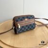 Gucci Ophidia Series Crossbody Shoulder Bag Adjustable Strap with Keychain Interior Real Shot