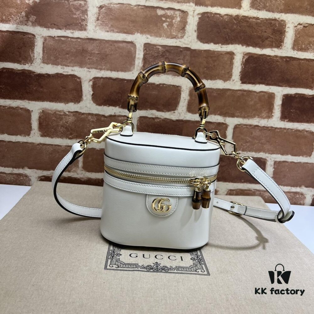 69308f5b6e68136f4d9a96db GUCCI New Arrival Cabinet Quality, Top Original Single Item, Actual Photos. Model No. 760200 White, Dimensions: 15.5×13.5×4 cm, In Stock and Ready to Ship