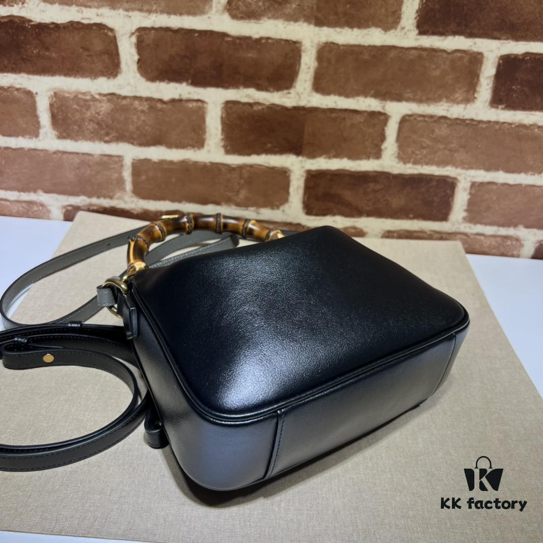 69308f7d6e68136f4d9a9728 GUCCI Counter Quality, Top Original Single Item, Actual Photos! Model No. 746251 Calfskin, Size: 24cm (W) x 15cm (H) x 5cm (Side Width), In Stock for Immediate Shipment