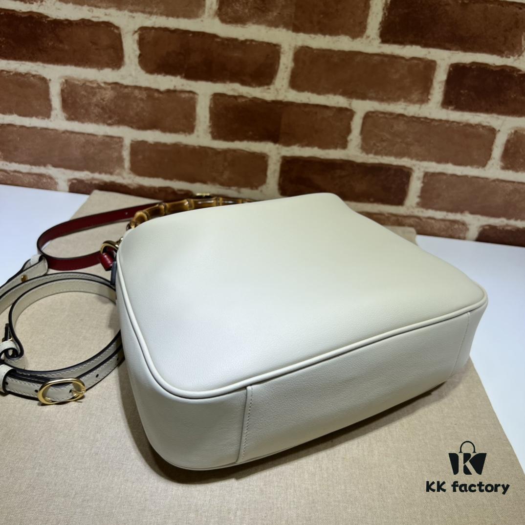 69308f936e68136f4d9a9751 GUCCI New Arrival Cabinet Quality, Top Original Single Item. Actual Product Photos. Model No. 746124 White, Dimensions: Width 30 × Height 23 × Depth 6.5. In Stock for Immediate Shipment.