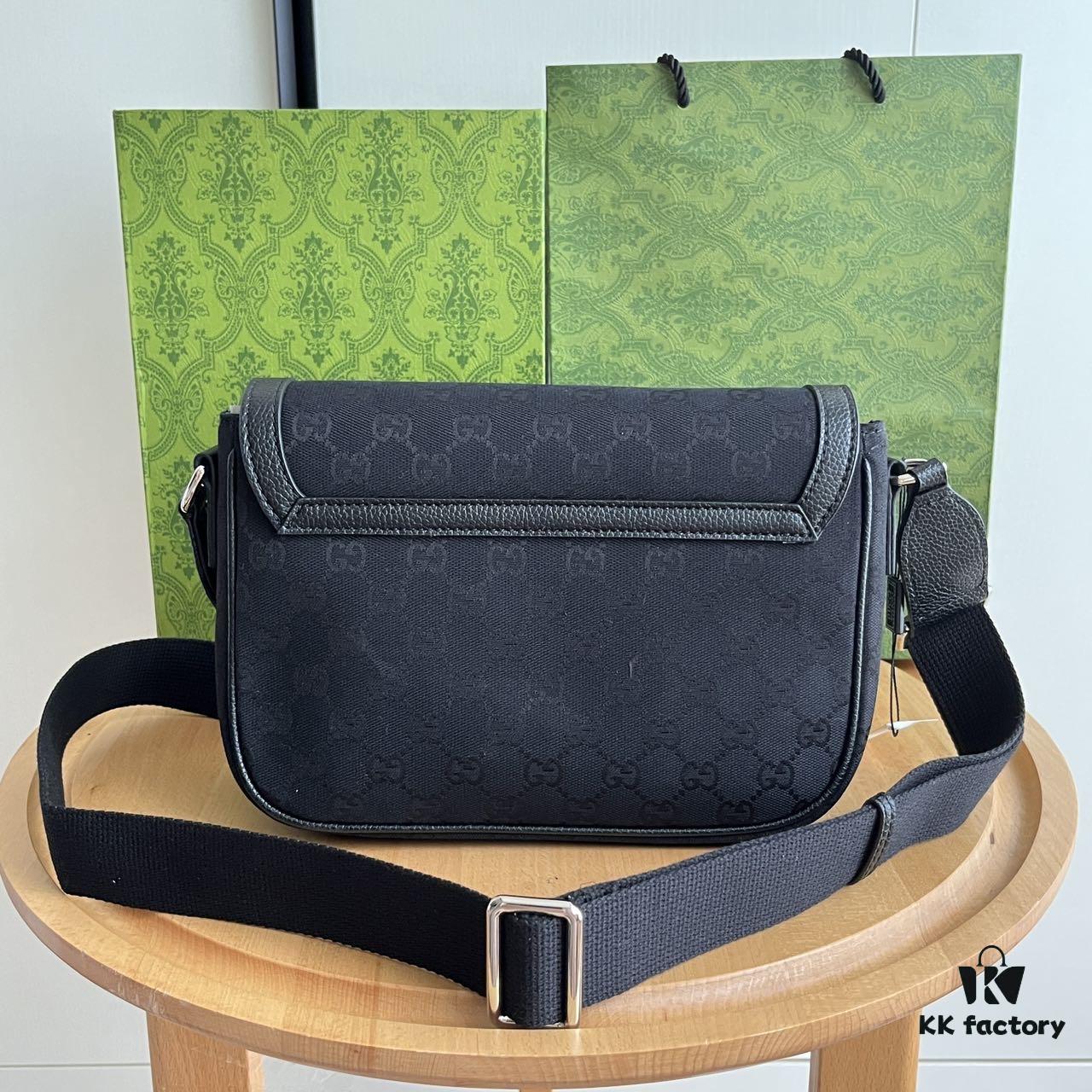 693092b16e68136f4d9a9d38 Gucci New Flat Messenger Bag Model 449172 Black Fabric Size 28x20x9cm