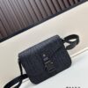 693093166e68136f4d9a9dce The Perfect Touch with Box — A Romantic Encounter with Time