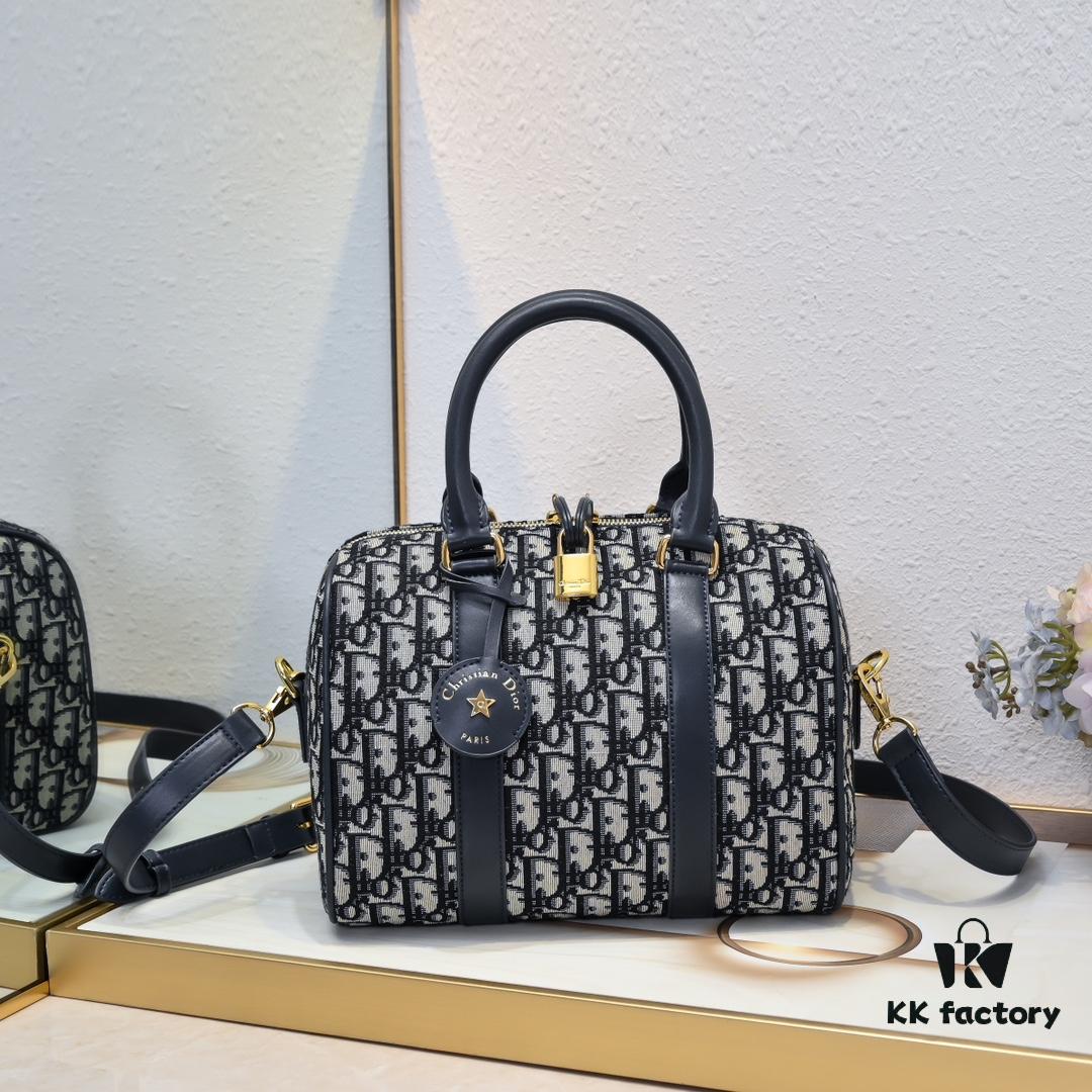 6930932e6e68136f4d9a9df9 Dior Groove .25 Handbag in Blue Oblique Print