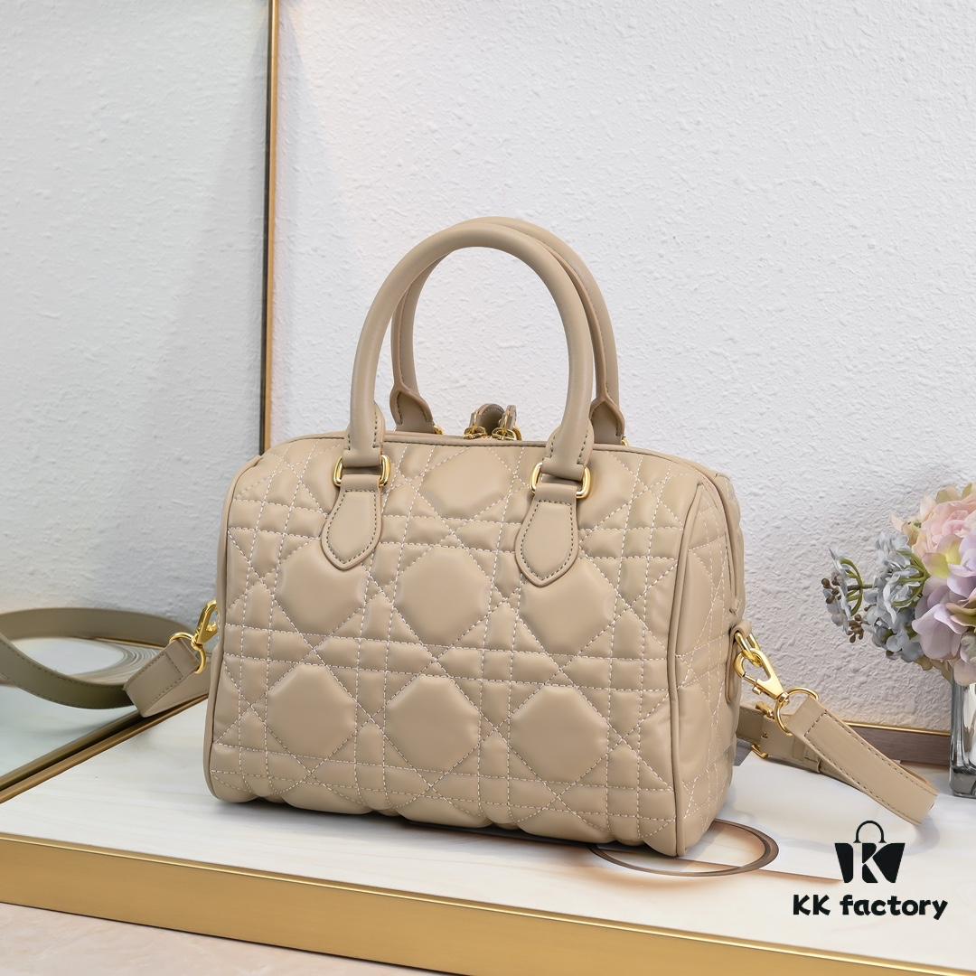 693093396e68136f4d9a9e0c Dior Groove .25 Handbag