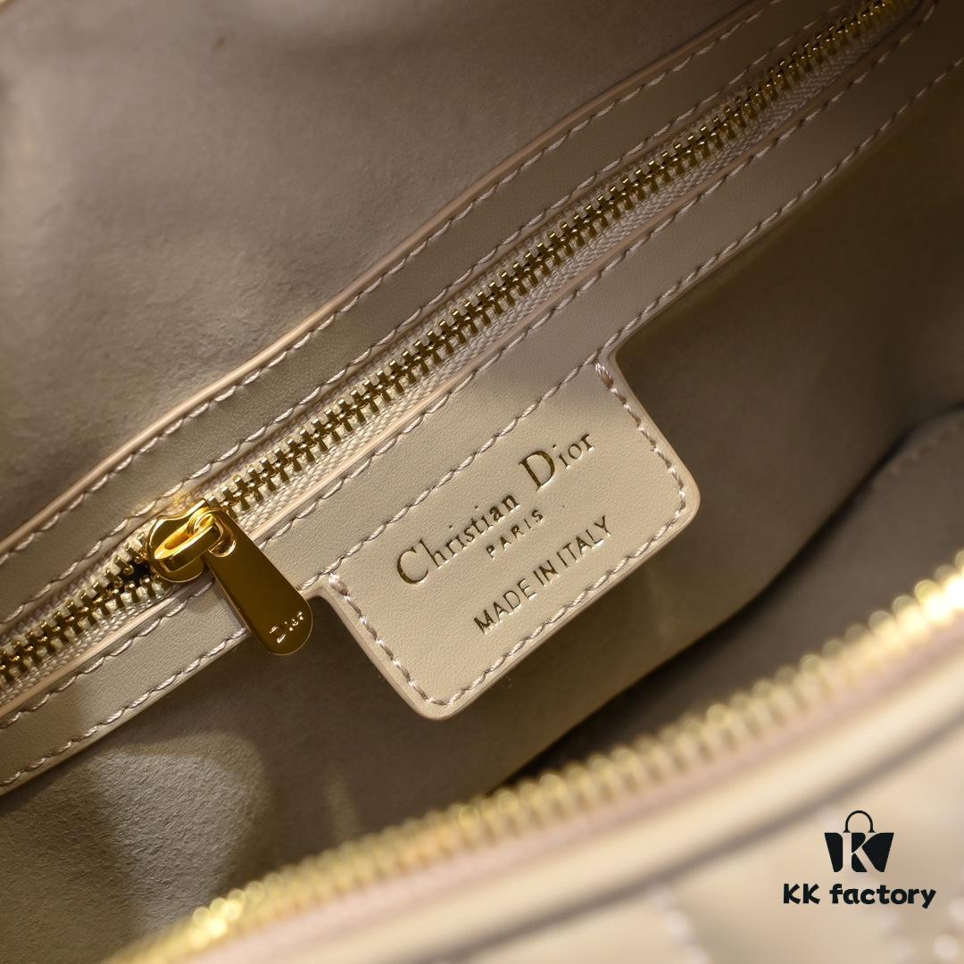 6930933b6e68136f4d9a9e12 Dior Groove .25 Handbag