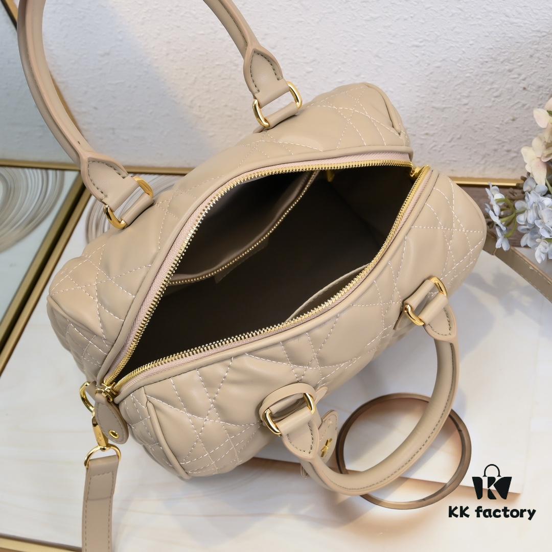 6930933c6e68136f4d9a9e14 Dior Groove .25 Handbag