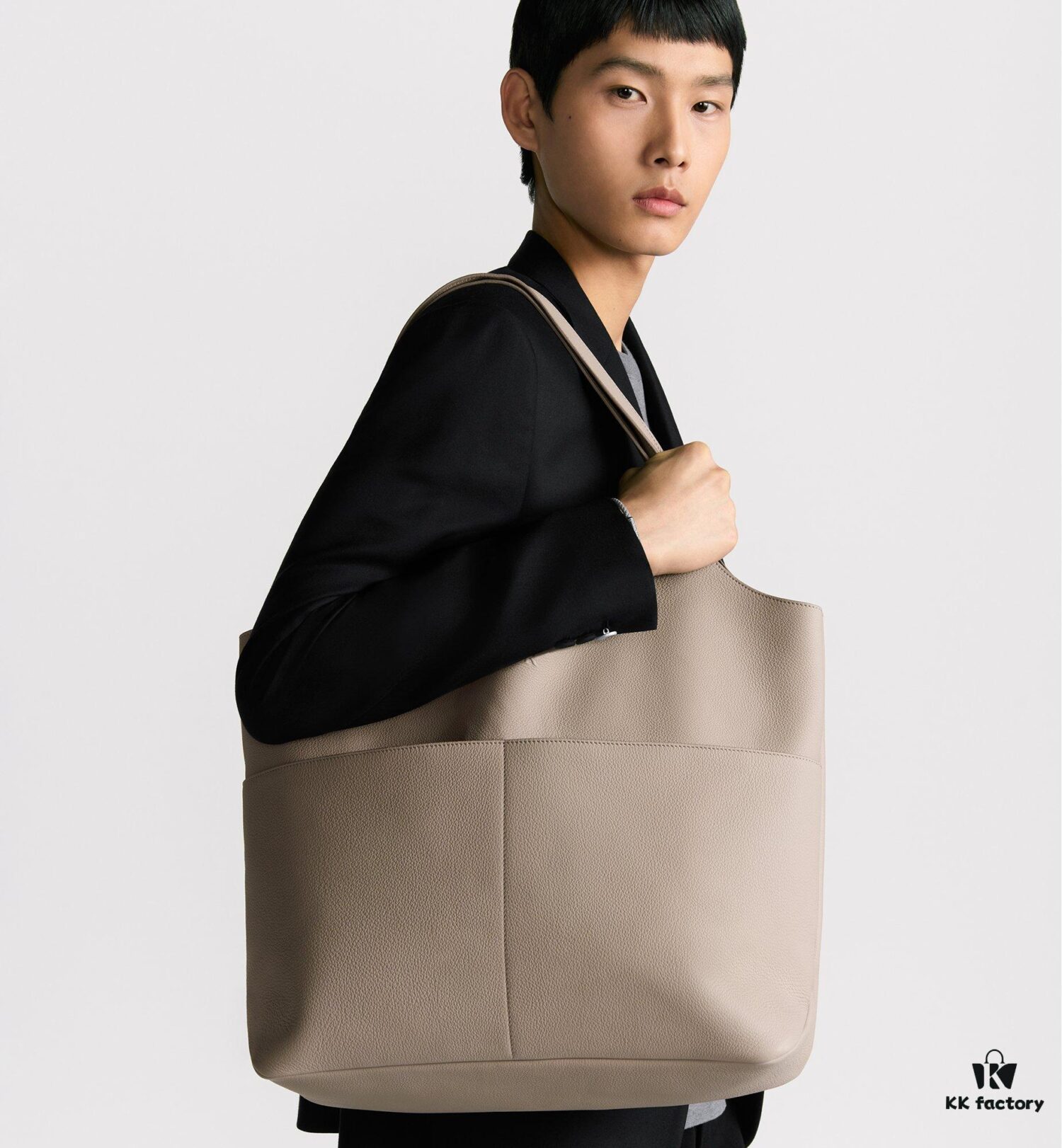 693093476e68136f4d9a9e28 Dior Privé Handbag Fall 2025 Collection Exquisite and Elegant