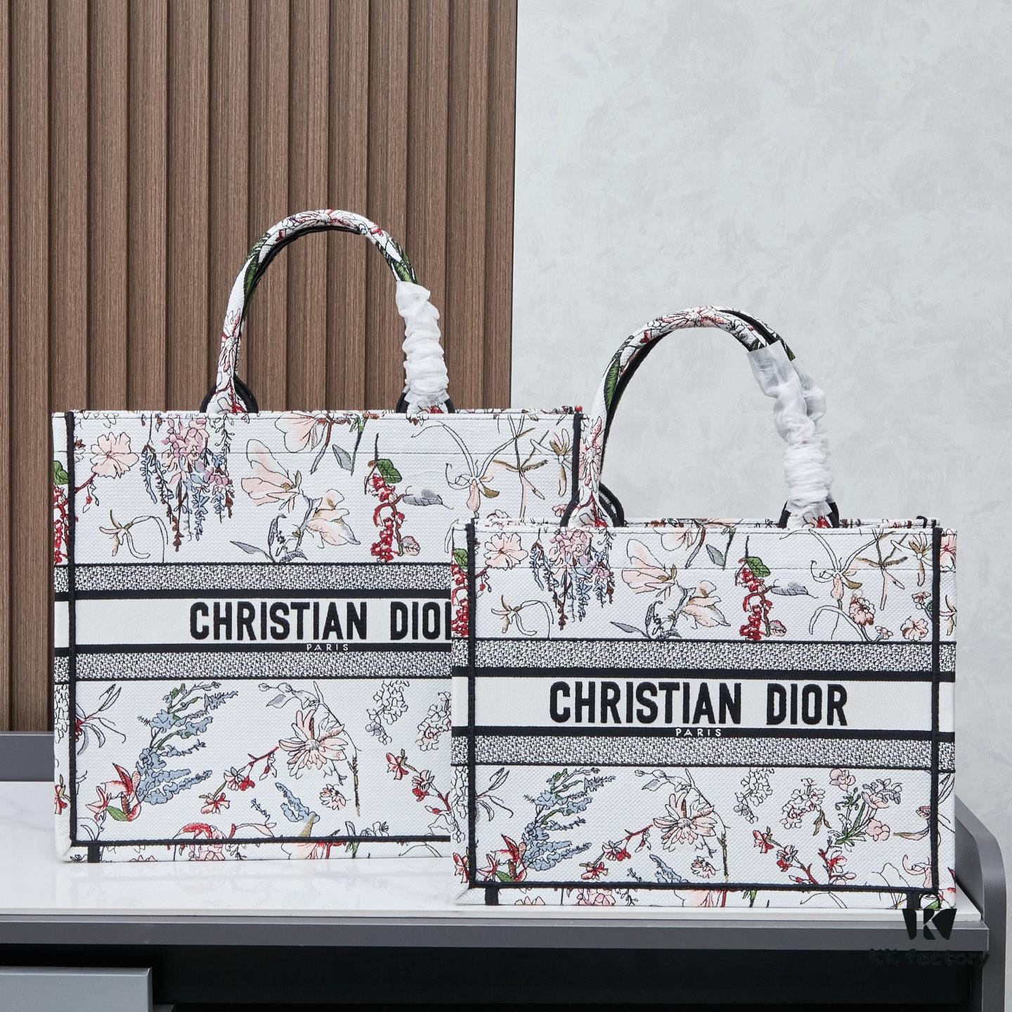 Embroidered Medium [Di0r Book Tote]