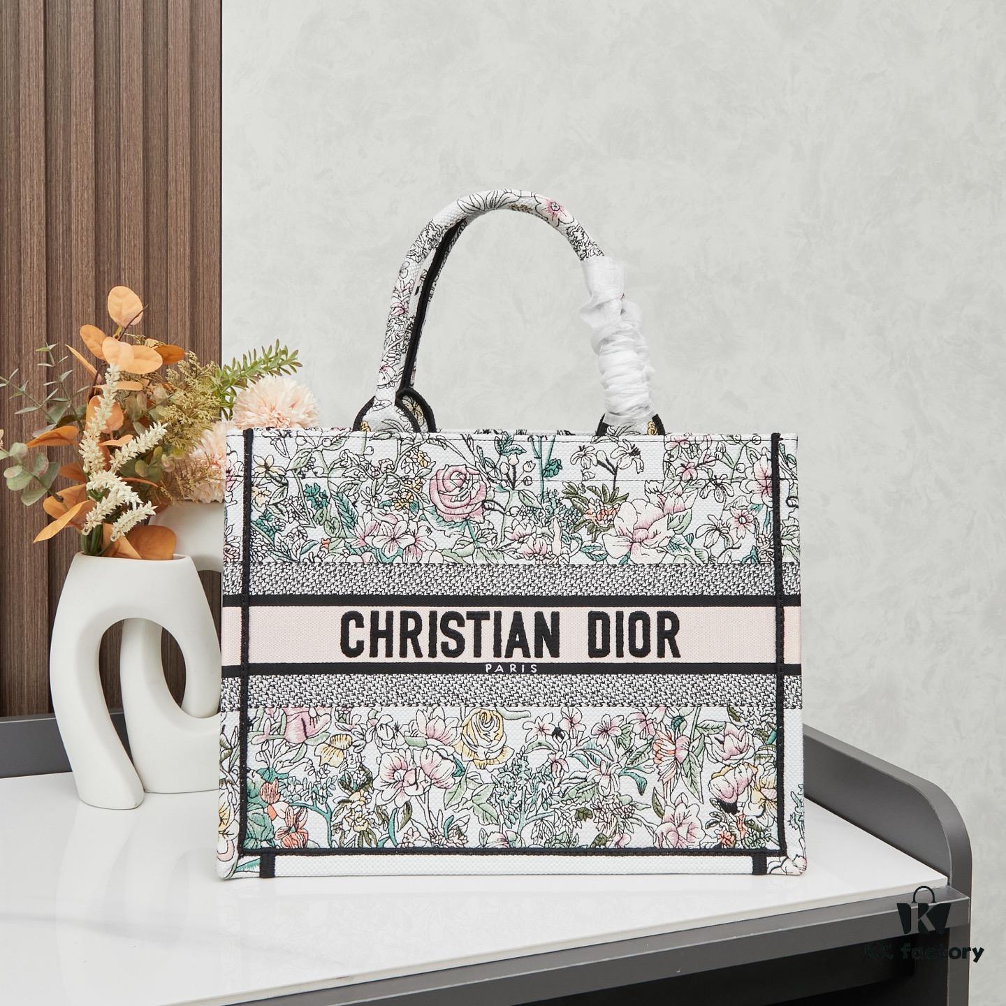 Original Order Embroidered Medium [Di0r Book Tote]