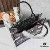 Original Order Embroidered Medium [Di0r Book Tote]