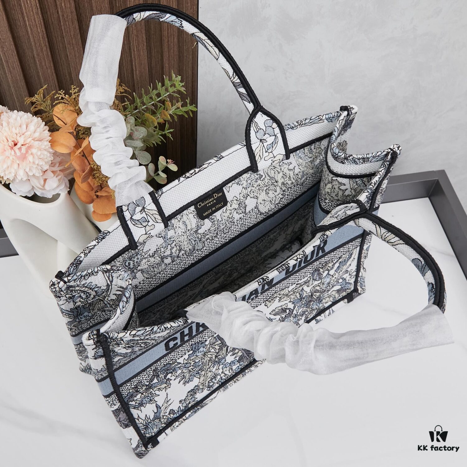 693093df6e68136f4d9a9f36 Original Order Embroidered Medium Di0r Book Tote