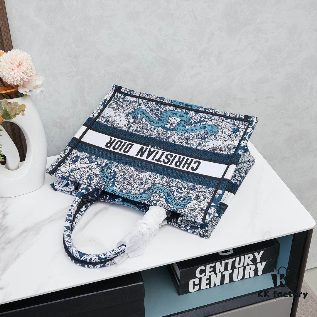 693094176e68136f4d9a9fa6 Original Order Embroidered Medium Di0r Book Tote