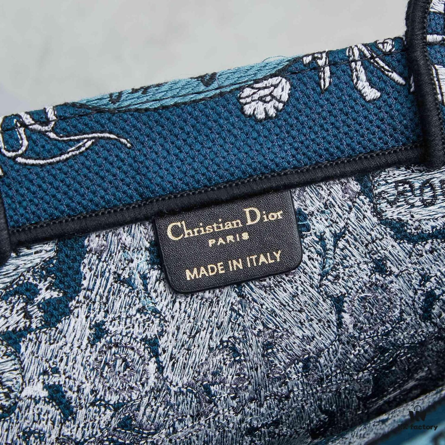 693094196e68136f4d9a9fa8 Original Order Embroidered Medium Di0r Book Tote