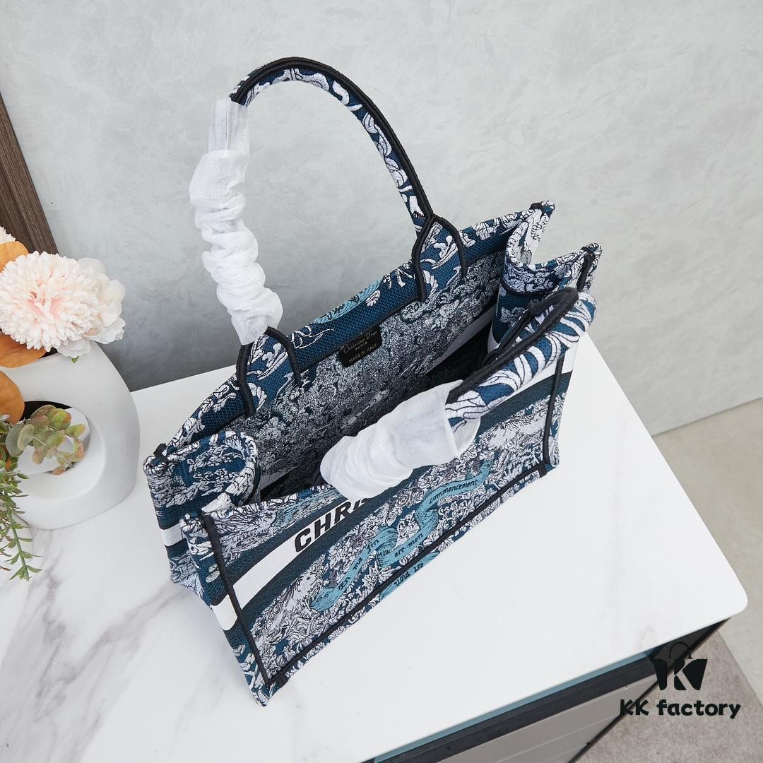 693094196e68136f4d9a9fa9 Original Order Embroidered Medium Di0r Book Tote