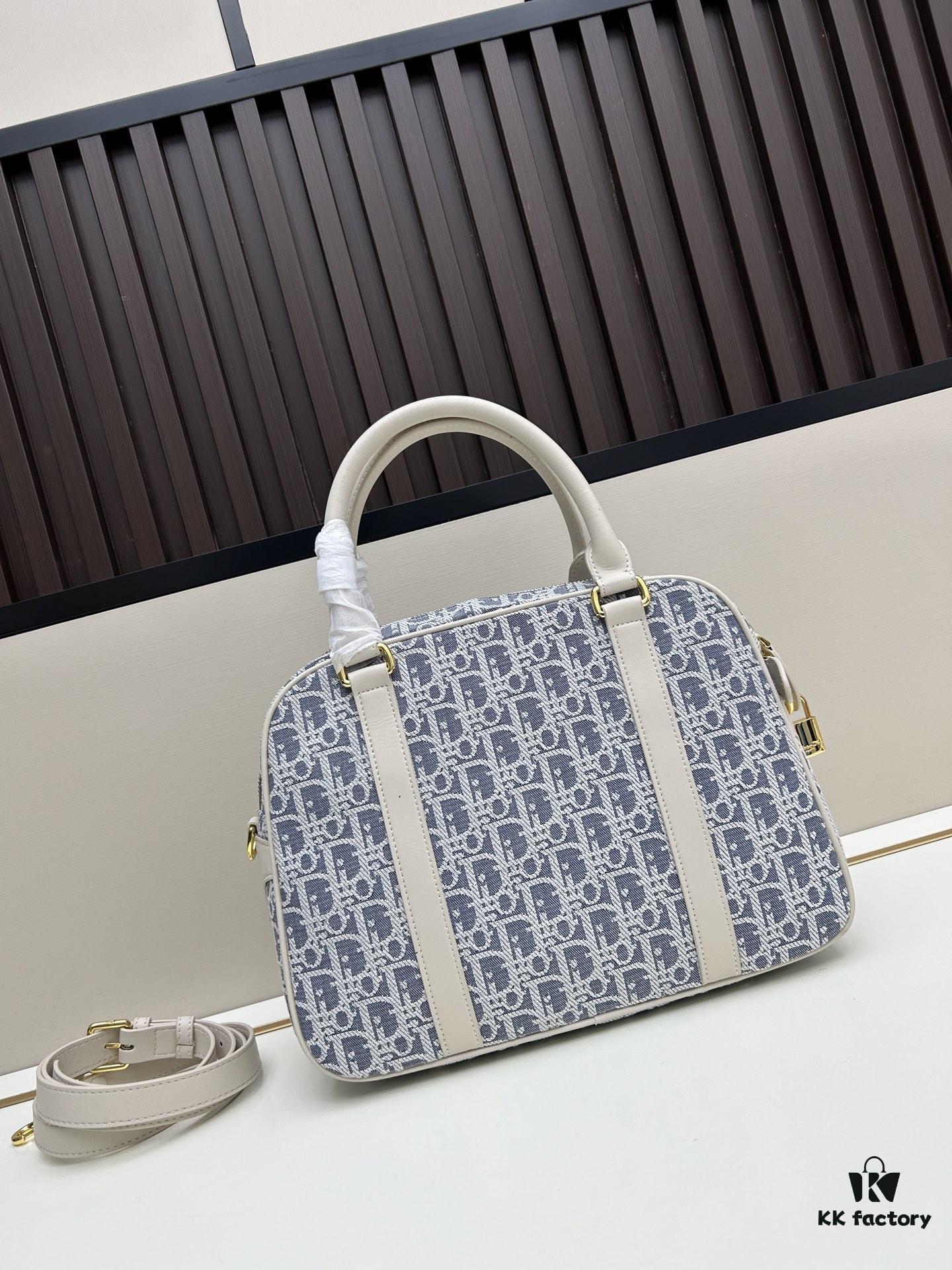 693094466e68136f4d9a9ffe Large D-Vibe Bowling Bag in Blue Oblique Print