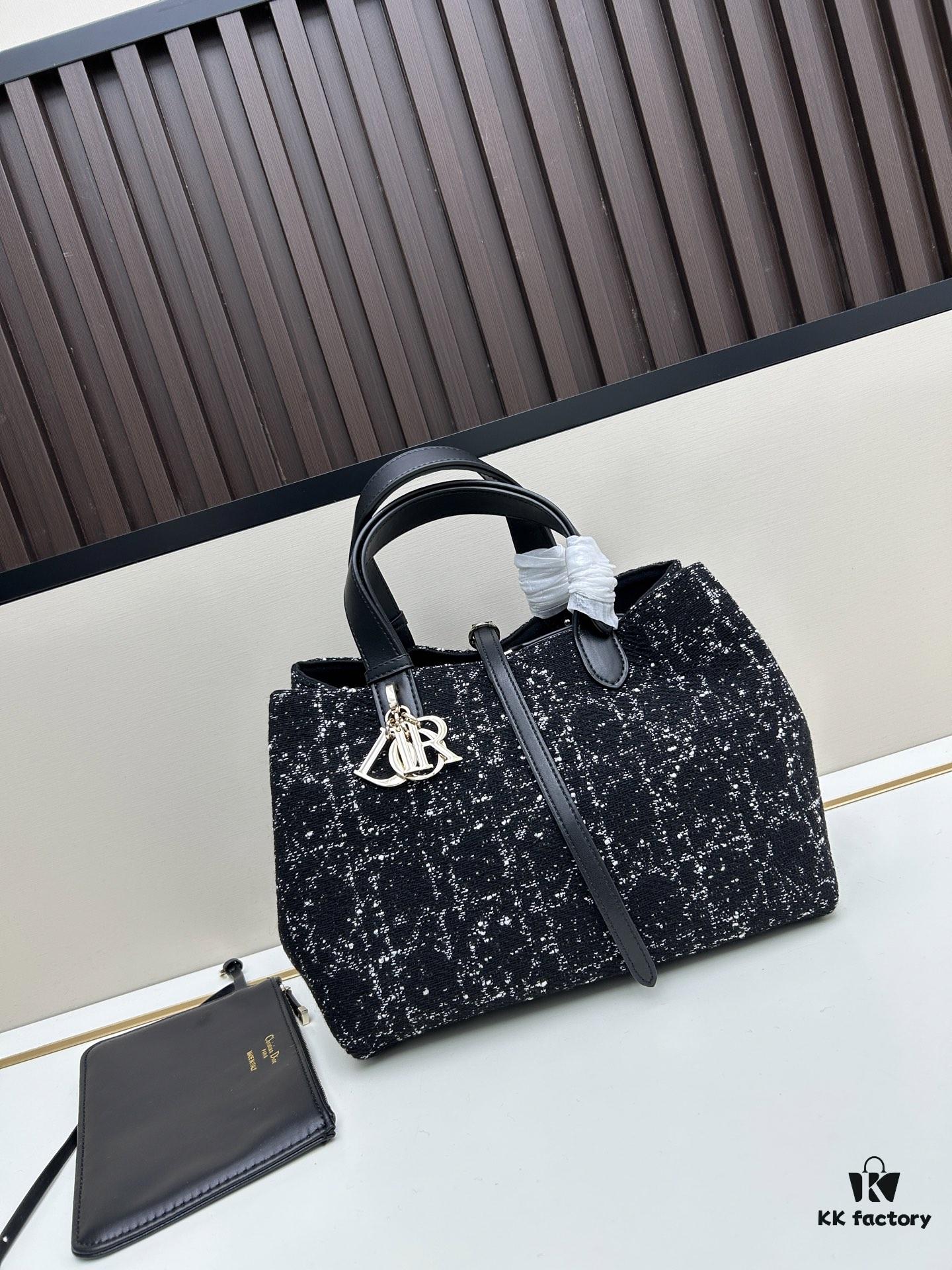 693094526e68136f4d9aa010 Medium Dior Toujours Bag in Black Calfskin with Cannage Stitching