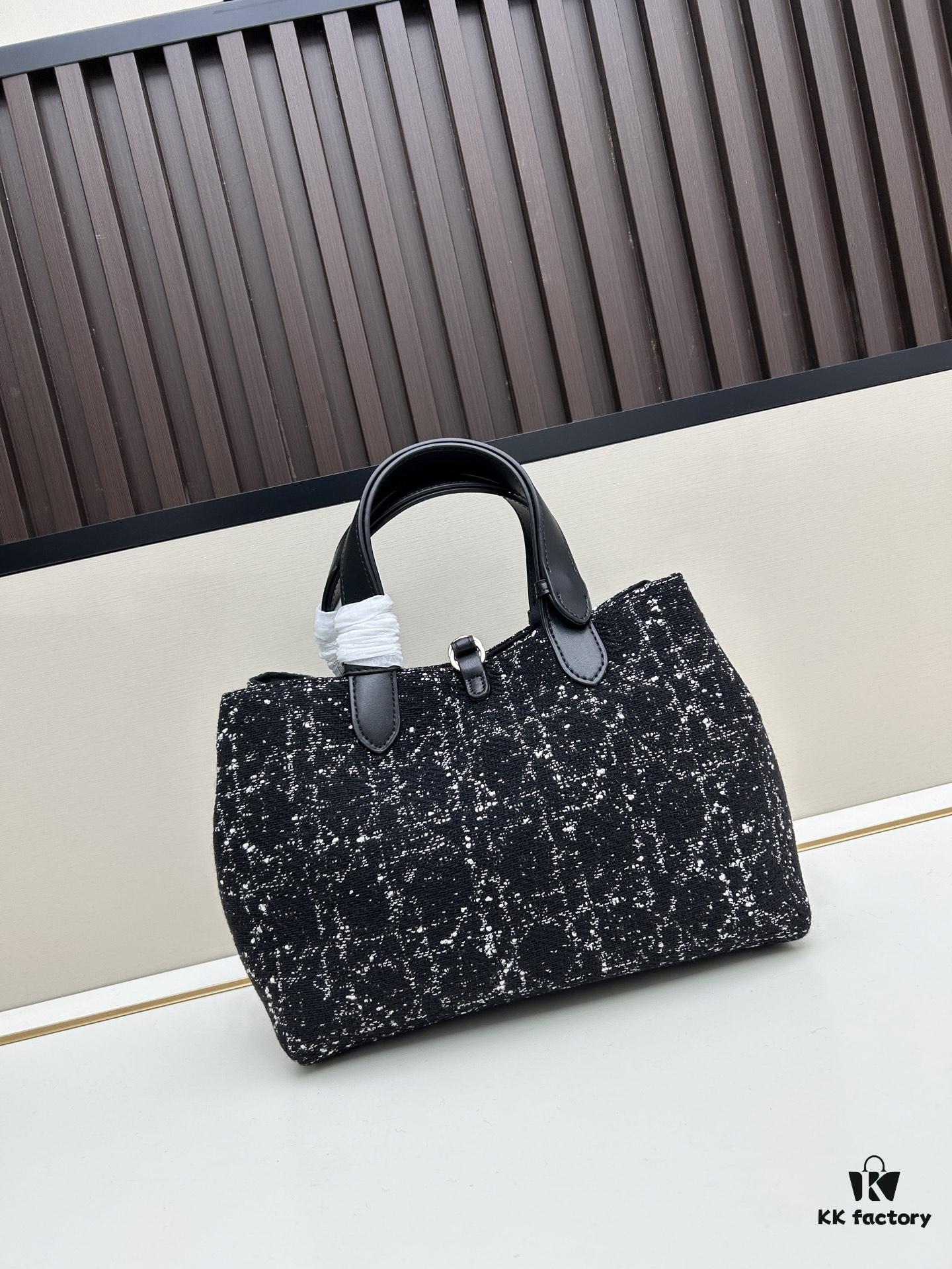 693094526e68136f4d9aa011 Medium Dior Toujours Bag in Black Calfskin with Cannage Stitching