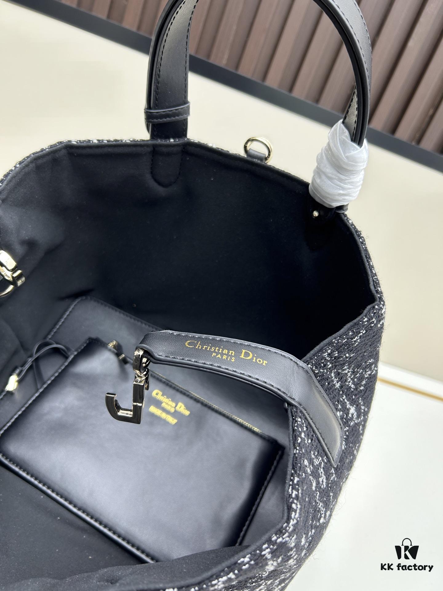 693094546e68136f4d9aa018 Medium Dior Toujours Bag in Black Calfskin with Cannage Stitching