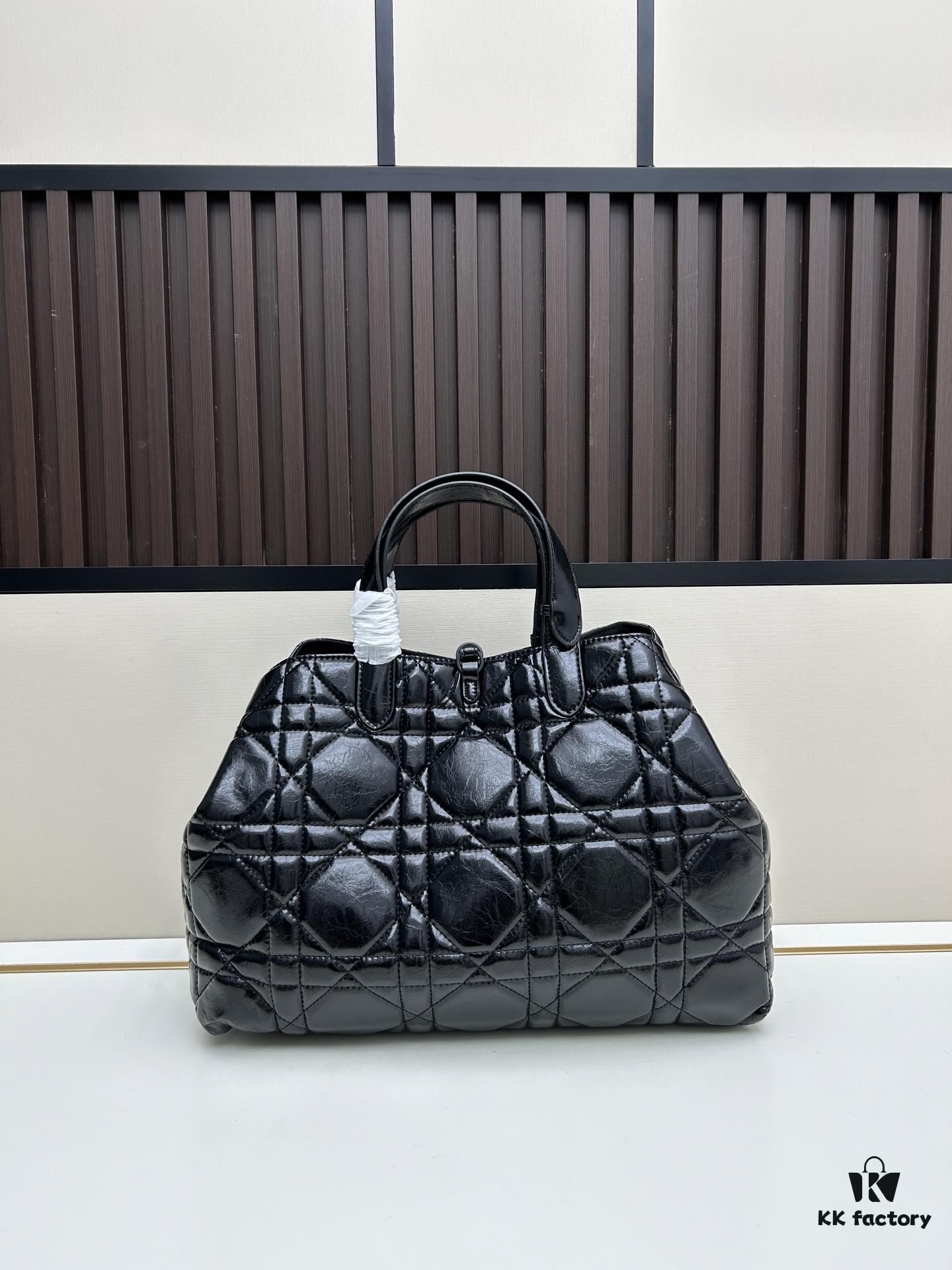 693094566e68136f4d9aa019 Large Oil-Waxed Calfskin Dior Toujours Bag