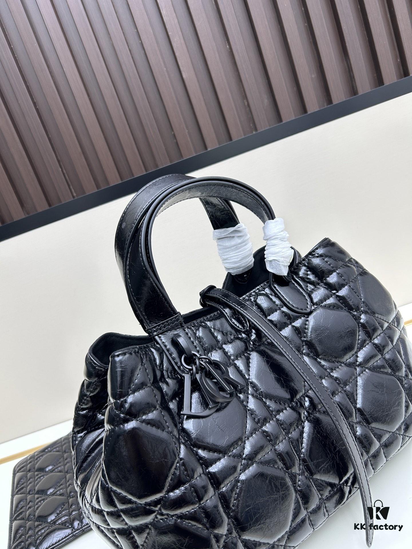 6930945b6e68136f4d9aa023 Medium-sized Oil-waxed Calfskin Dior Toujours Bag