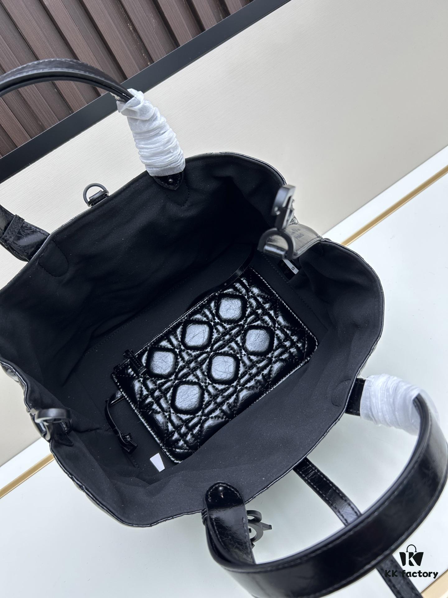 6930945e6e68136f4d9aa026 Medium-sized Oil-waxed Calfskin Dior Toujours Bag