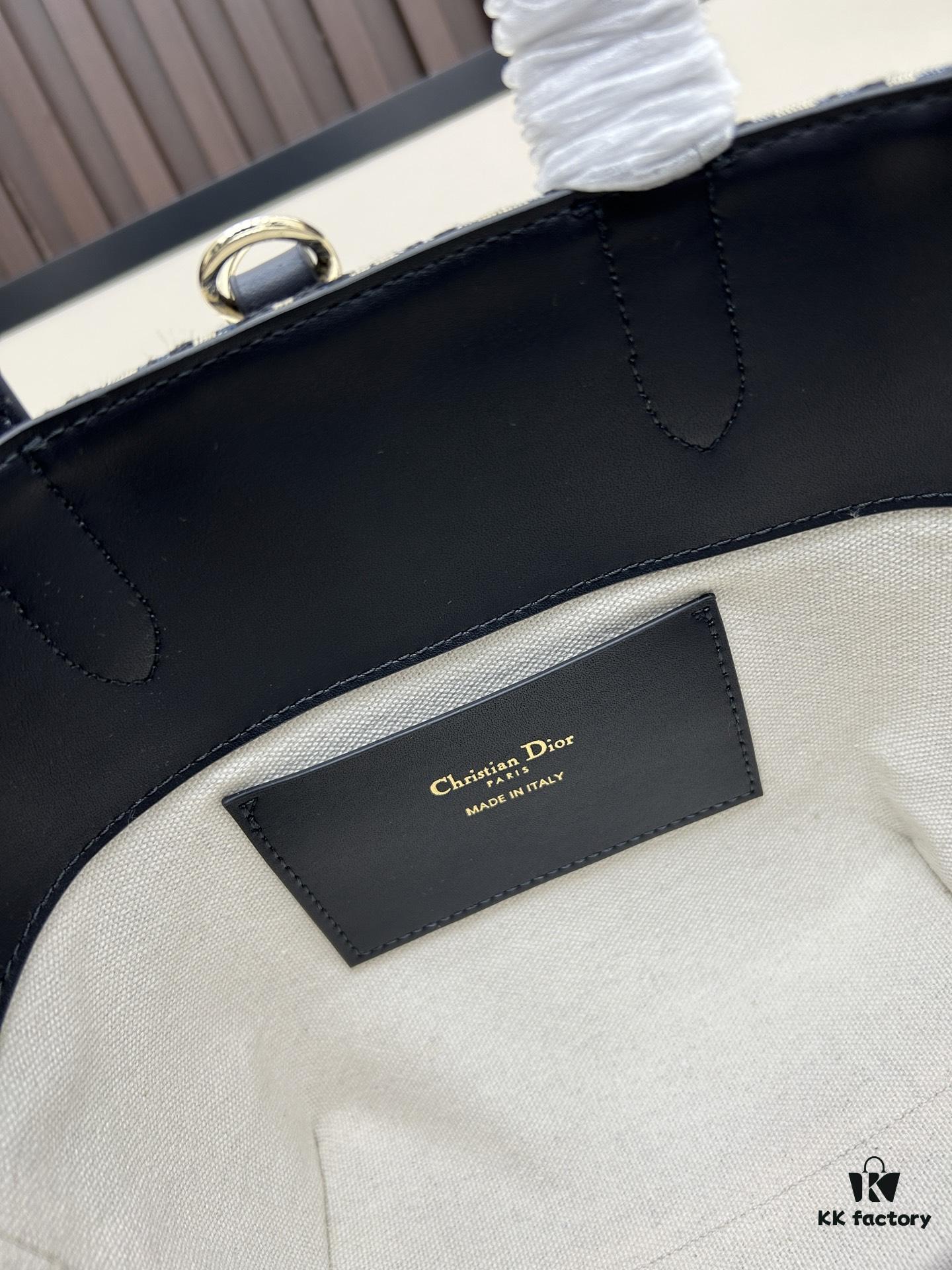 693094986e68136f4d9aa08e Dior Toujours Vertical Handbag in Blush Beige Calfskin with Cannage Stitching